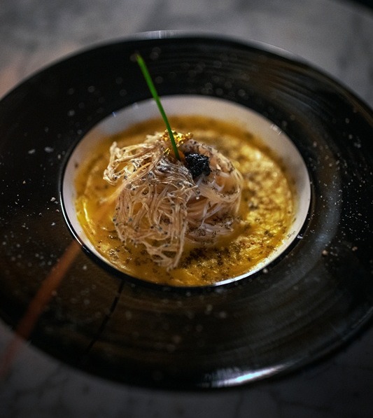 【明星創業】張敬軒超豪空中酒廊進駐英皇酒店頂樓　老友容祖兒隨時快閃唱live